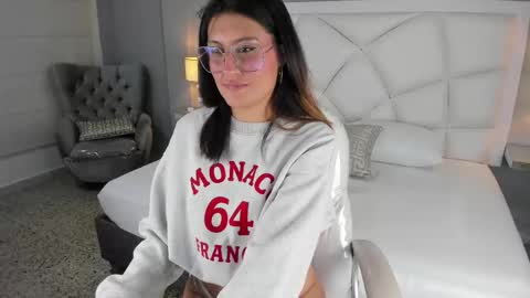 Snapshot of lillywills chatting on 10.15.25 Lilly  online show from 10.15.25