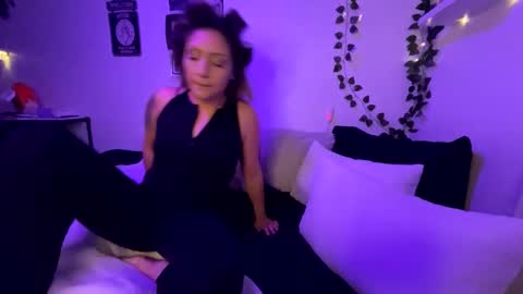 lilnikkicreampuff online show from 01.21.25