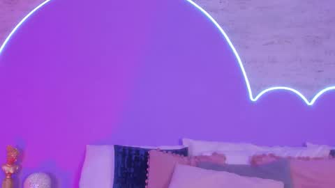 Snapshot of lilou_albrecht chatting on 10.15.25 Lilou online show from 10.15.25