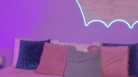 Snapshot of lilou_albrecht chatting on 10.21.25 Lilou online show from 10.21.25