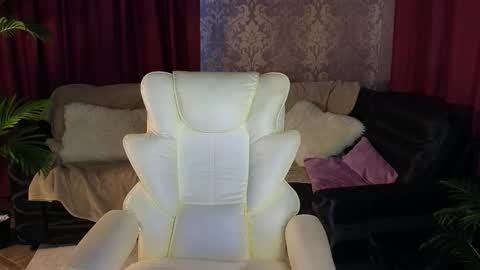 Lilu online show from 10.14.25