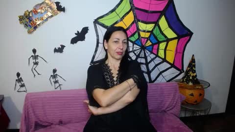 Snapshot of lilugrants chatting on 10.21.25 lilugrants online show from 10.21.25