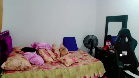 Snapshot of lily_benet1 chatting on 02.26.25 LILYB online show from 02.26.25