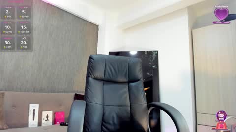 Snapshot of lily_cash1 chatting on 10.18.25 lily_cash1 online show from 10.18.25