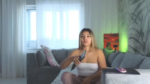 Lily online show from 02.07.25