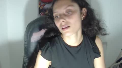 Snapshot of lily_jone chatting on 10.02.25 LILY online show from 10.02.25