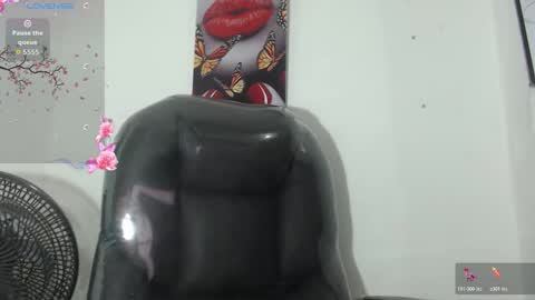 Snapshot of lily_jone chatting on 10.20.25 LILY online show from 10.20.25