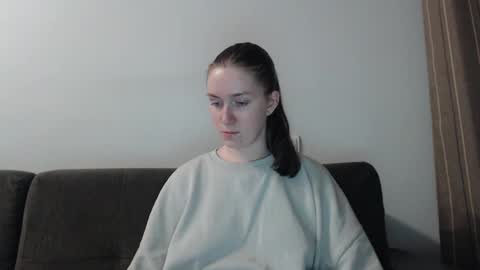 Snapshot of lily_love_x chatting on 12.03.24 lily_love_x online show from 12.03.24