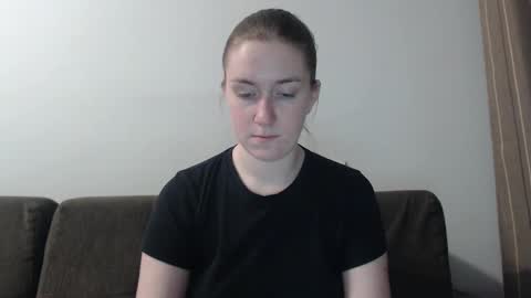 Snapshot of lily_love_x chatting on 12.05.24 lily_love_x online show from 12.05.24