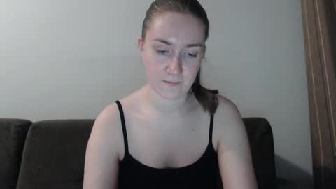 Snapshot of lily_love_x chatting on 12.10.24 lily_love_x online show from 12.10.24