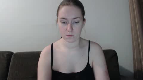 Snapshot of lily_love_x chatting on 12.15.24 lily_love_x online show from 12.15.24