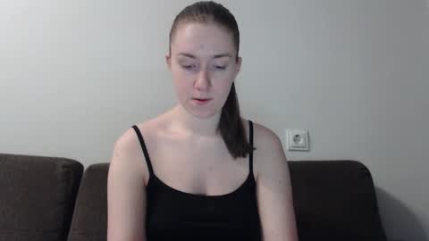 Snapshot of lily_love_x chatting on 01.21.25 lily_love_x online show from 01.21.25