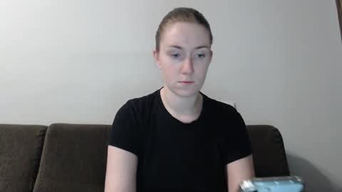 Snapshot of lily_love_x chatting on 02.05.25 lily_love_x online show from 02.05.25