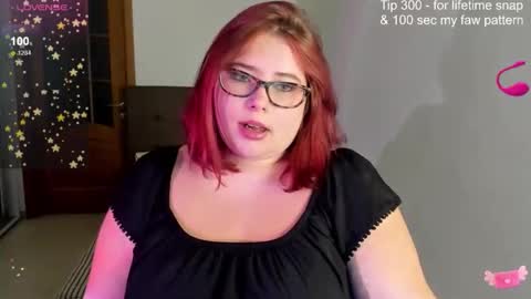 Snapshot of lily_lu_one chatting on 09.24.25 Elina online show from 09.24.25