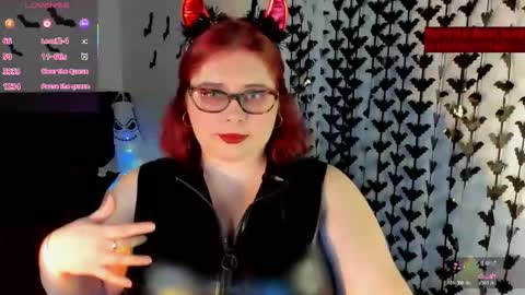 Snapshot of lily_lu_one chatting on 10.27.25 Elina online show from 10.27.25