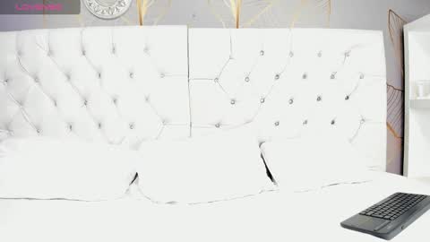 Snapshot of lily_lv chatting on 01.09.25 Lily online show from 01.09.25