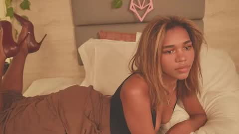 Lily Miiller online show from 12.20.25