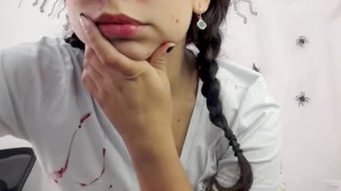 Lily Roberts online show from 10.12.25