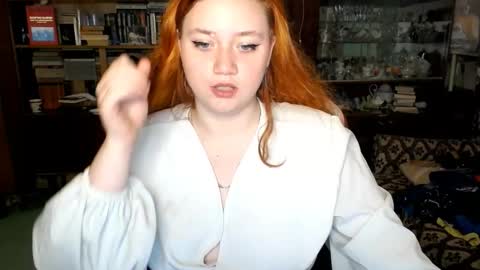 Snapshot of lily_shamy chatting on 09.24.25 Alice online show from 09.24.25