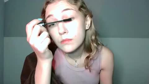 small lily online show from 09.11.25