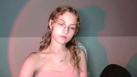 small lily online show from 09.12.25