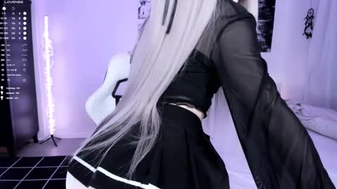 Snapshot of lily_weep chatting on 03.10.25 Lily online show from 03.10.25