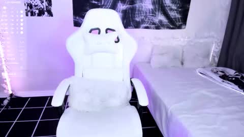 Lily online show from 01.12.26