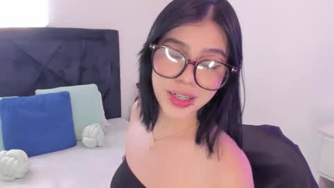 LilyWoodz online show from 12.20.25