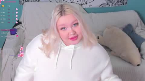 Snapshot of lilybelll chatting on 12.30.24 Lily online show from 12.30.24