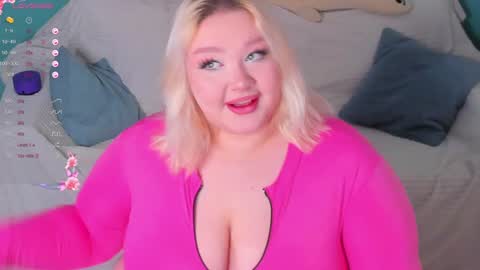 Snapshot of lilybelll chatting on 02.03.25 Lily online show from 02.03.25