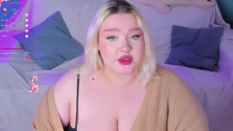 Snapshot of lilybelll chatting on 02.20.25 Lily online show from 02.20.25