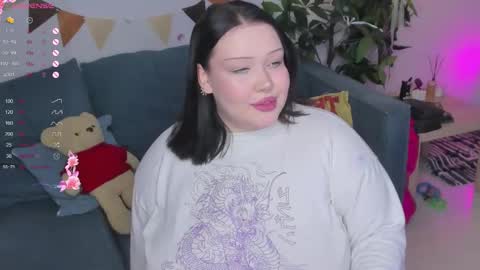 Snapshot of lilybelll chatting on 09.25.25 Lily online show from 09.25.25