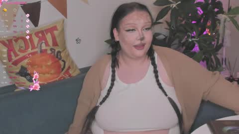 Snapshot of lilybelll chatting on 10.30.25 Lily online show from 10.30.25