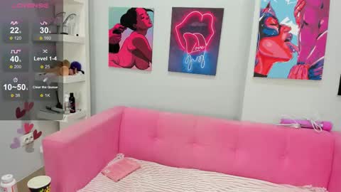 Snapshot of lilybrilly chatting on 09.21.25 Lily online show from 09.21.25