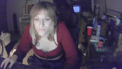 Snapshot of lilybvixen chatting on 10.06.25 lilybvixen online show from 10.06.25