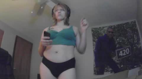 Snapshot of lilybvixen chatting on 10.09.25 lilybvixen online show from 10.09.25