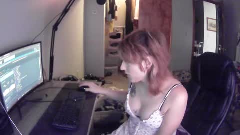 Snapshot of lilybvixen chatting on 10.16.25 lilybvixen online show from 10.16.25