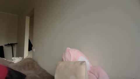 Snapshot of lilycandy_ chatting on 10.28.25 lilycandy_ online show from 10.28.25