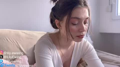 Snapshot of lilyewing_ chatting on 04.26.26 Lily online show from 04.26.26