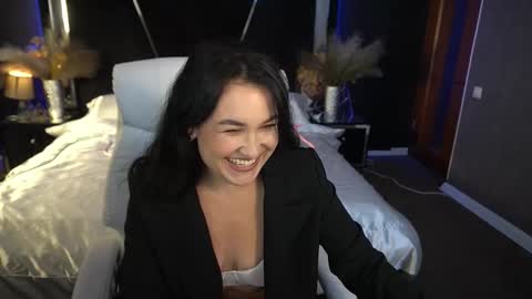 Lily online show from 11.08.25