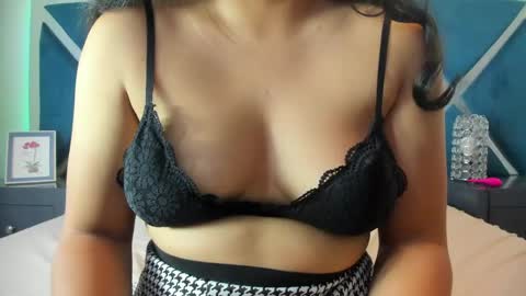 Sweetie Lily online show from 04.24.26