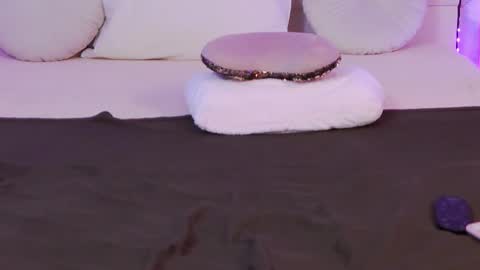 Snapshot of lilyrose_ chatting on 02.18.25      online show from 02.18.25