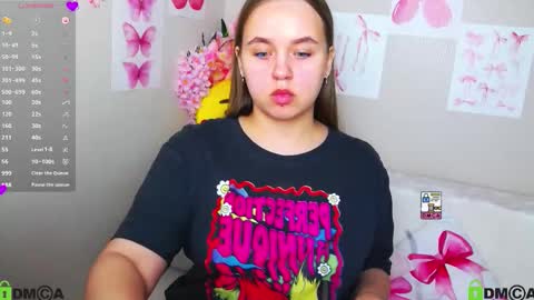 Snapshot of lilysweet13 chatting on 09.14.25 Lily online show from 09.14.25