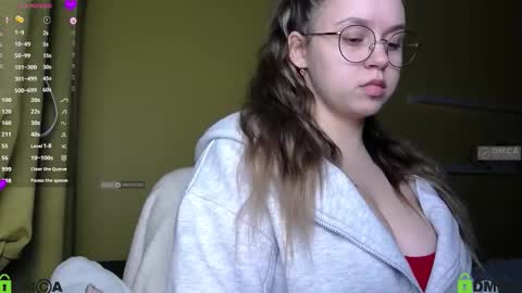 Snapshot of lilysweet13 chatting on 10.20.25 Lily online show from 10.20.25