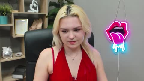 Snapshot of lilysweetxo chatting on 03.08.26 Lily online show from 03.08.26