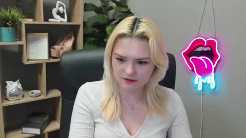 Snapshot of lilysweetxo chatting on 03.09.26 Lily online show from 03.09.26