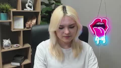 Snapshot of lilysweetxo chatting on 03.10.26 Lily online show from 03.10.26