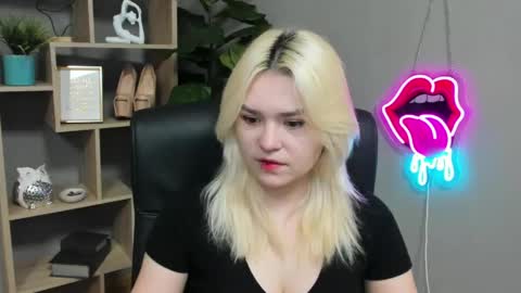 Snapshot of lilysweetxo chatting on 03.15.26 Lily online show from 03.15.26