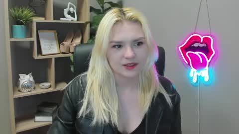 Snapshot of lilysweetxo chatting on 04.07.26 Lily online show from 04.07.26