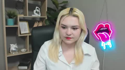 Snapshot of lilysweetxo chatting on 04.13.26 Lily online show from 04.13.26